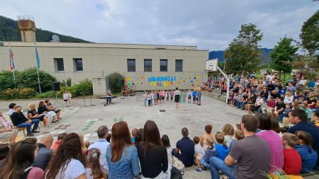 Sprejem prvošolcev v Tolminu_2 (arhiv šole)